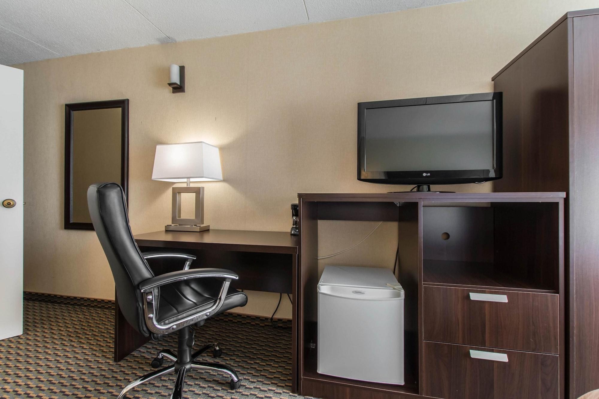 Comfort Inn Trois-Rivieres Exterior photo